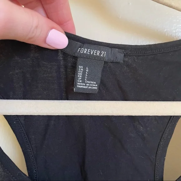 💥🎉HP🎉💥 Forever 21 Black Stretch Racerback Scoop Neck Tank Gold Silver Studs - Picture 3 of 11